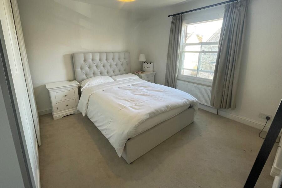House in Guildford, Surrey - More
