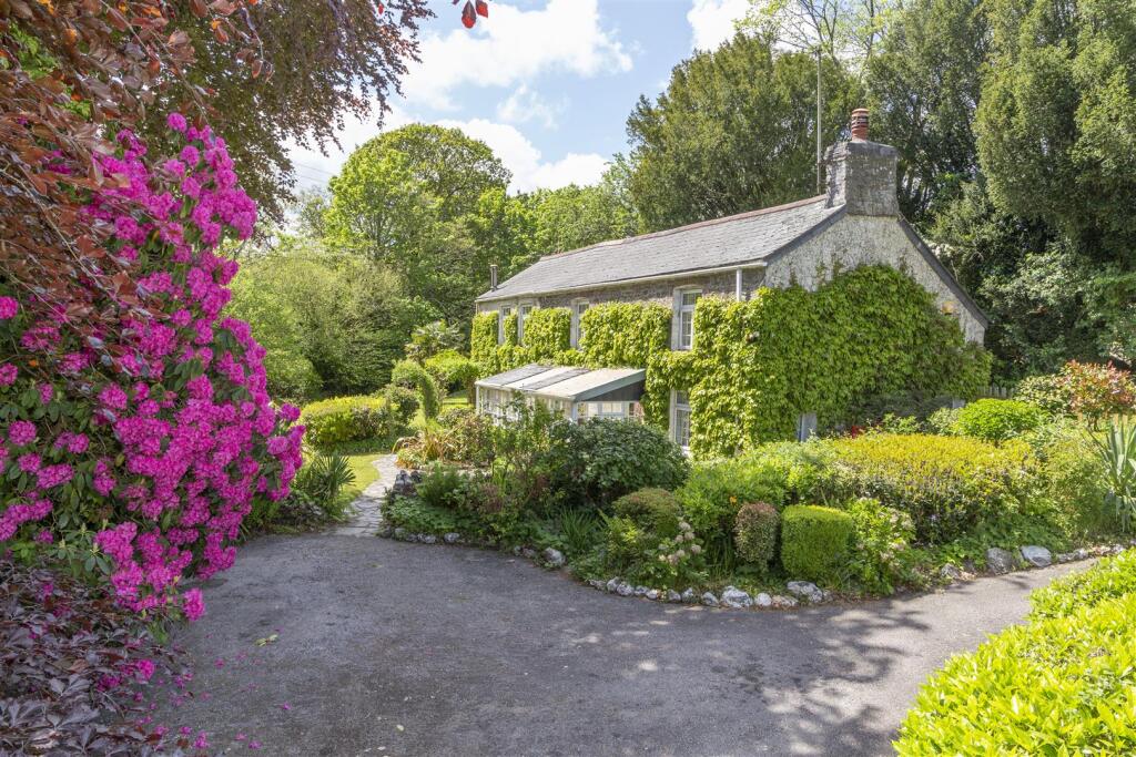 Main image of property: Cusgarne, Truro