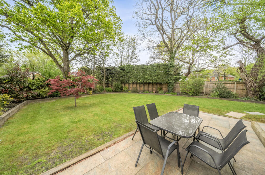 House in Bracknell - View 2