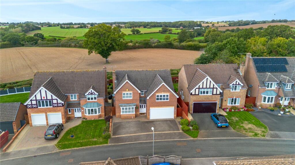 House in Redditch, Webheath - View 5