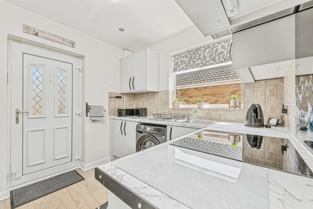 House in Wakefield - View 5