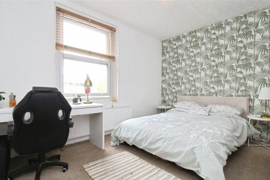 House in Teignbridge, Buckland, Newton Abbot - More