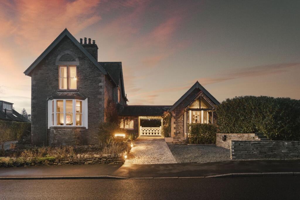 Main image of property: La Sagesse, Queens Drive, Windermere, LA23 2DE