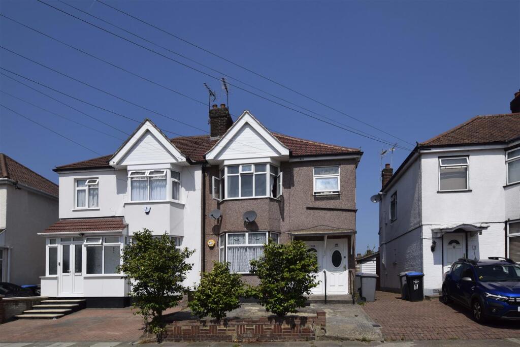 1-bed flat on Aldbury Avenue, Wembley HA9, £199,950