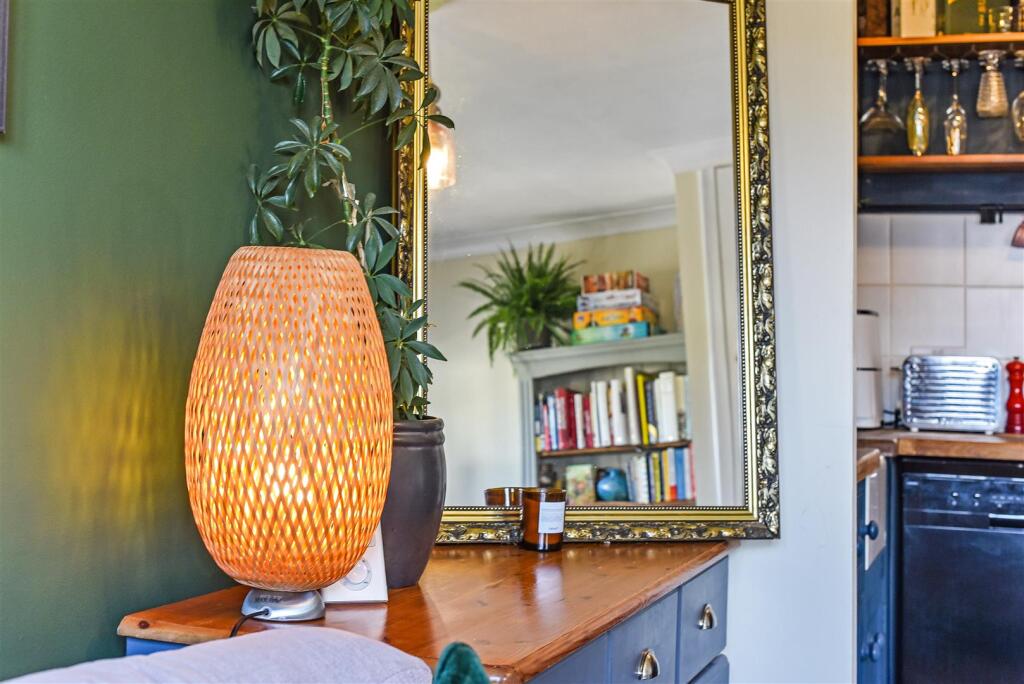 Apartment in Chichester, Tangmere - More