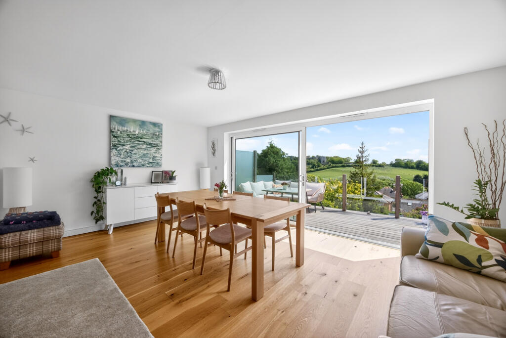 House in Portsmouth, Newport - View 5