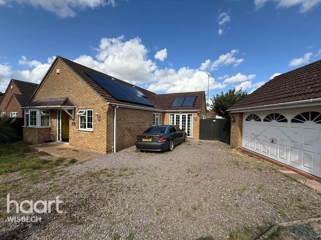 3-bed bungalow on Fen Road, Parson Drove, £285,000