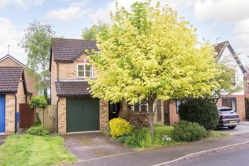 3-bed detached on Middledale Road, Market Harborough, £335,000