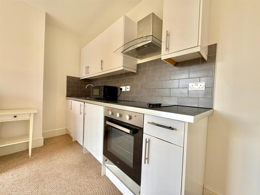 Studio flat for rent
