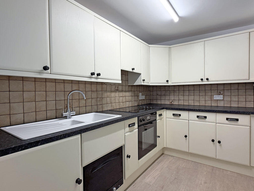 Apartment in Exeter - View 4