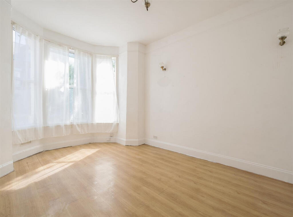 House in London, Queen's Park - View 4