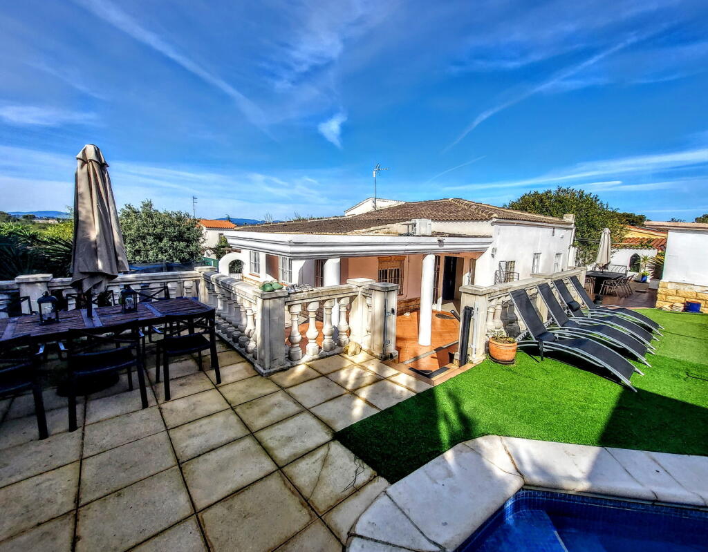 Main image of property: Valencia, Valencia, Torrente