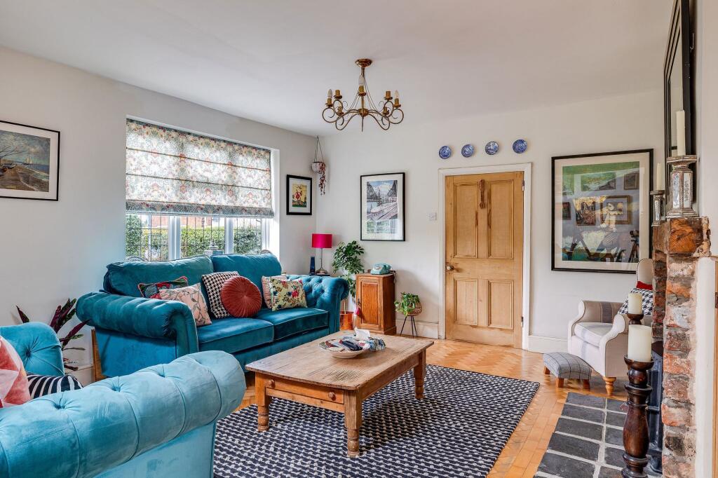 House in Lavister, Broadoak, Rossett - View 4