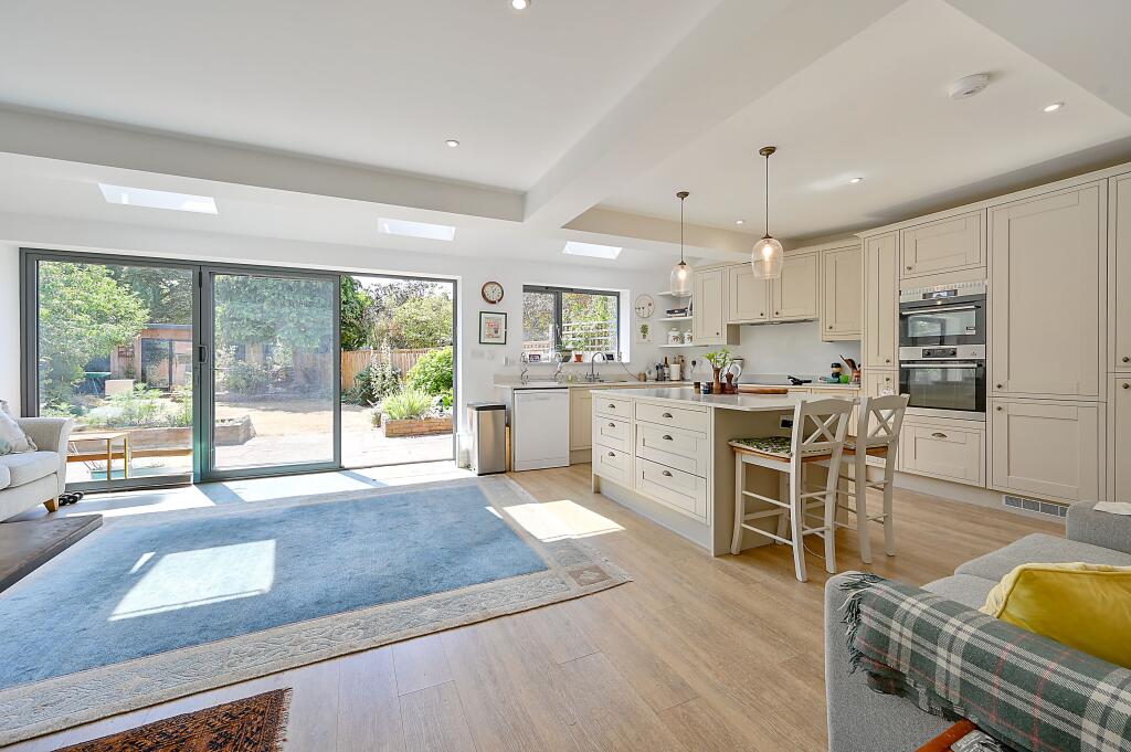 House in London - View 2