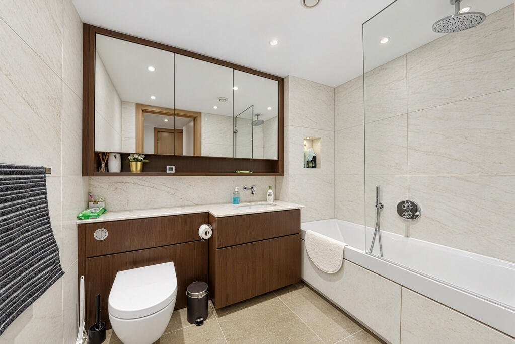Apartment in London - More
