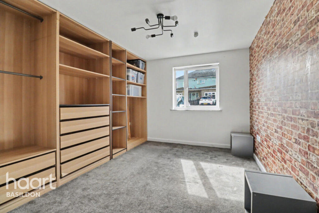 Apartment in Basildon, Essex - View 4