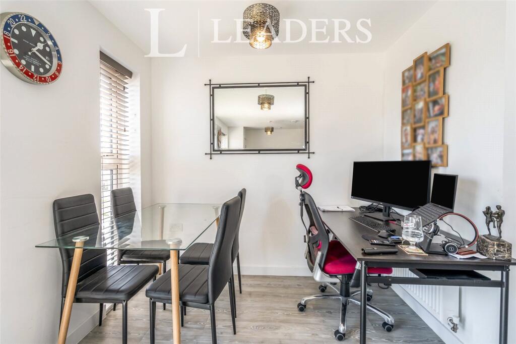 Apartment in Chichester, Oving - View 4