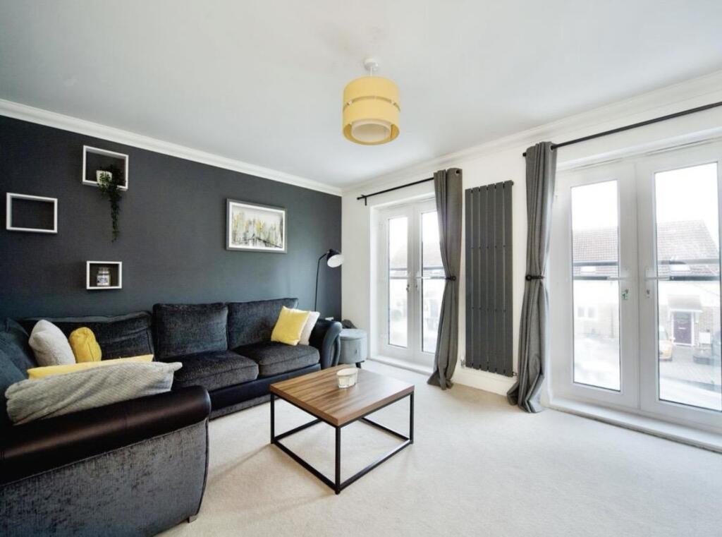 House in Broxbourne, Turnford - View 3