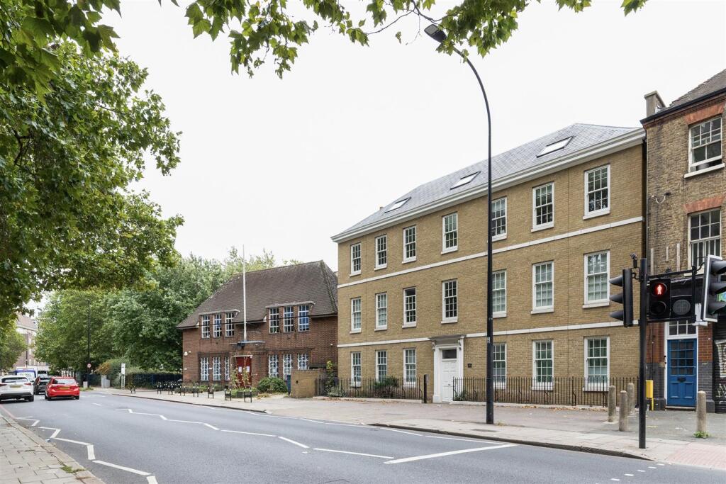 Main image of property: Kennington Lane, London, SE11.
