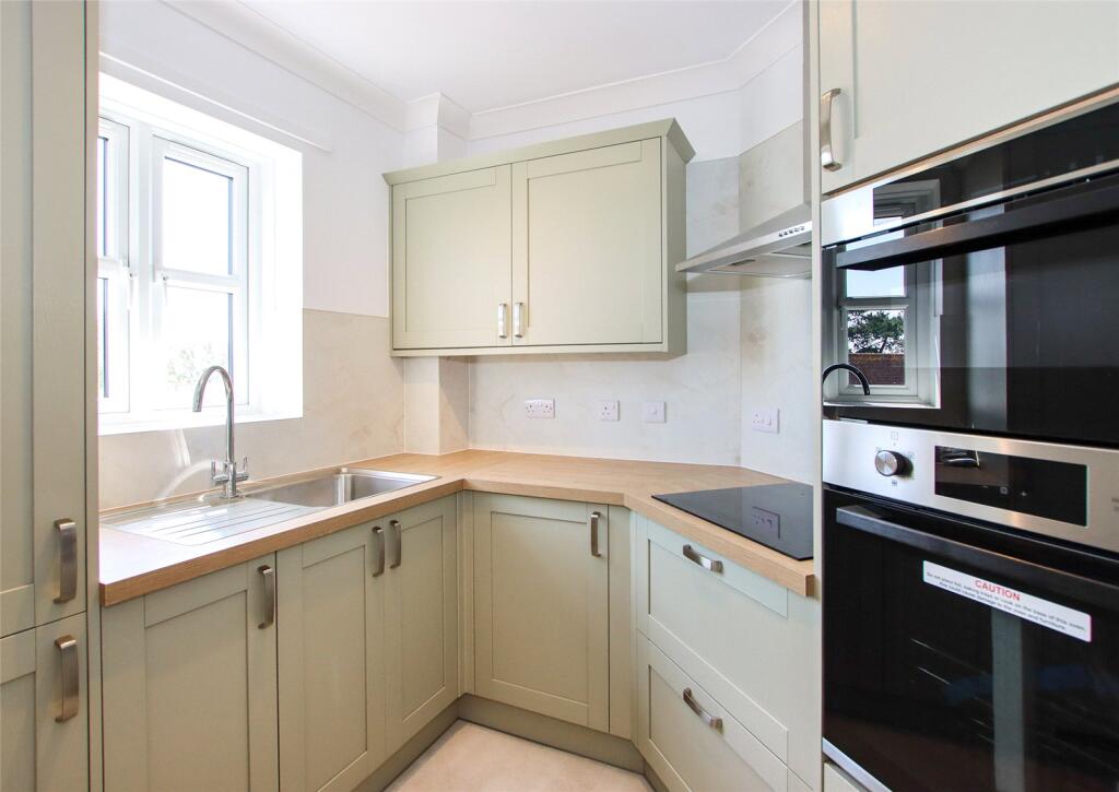 Anchorage Way, Lymington, Hampshire, SO41 photo 3