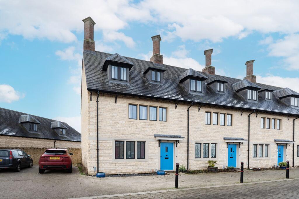 Main image of property: Sand Furlong, Bletchingdon, OX5