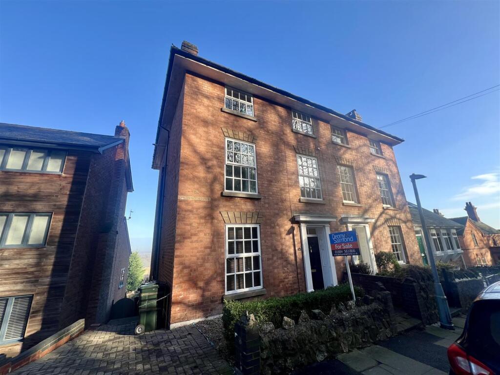5-bed semi-detached on North Malvern Road, Malvern, £625,000