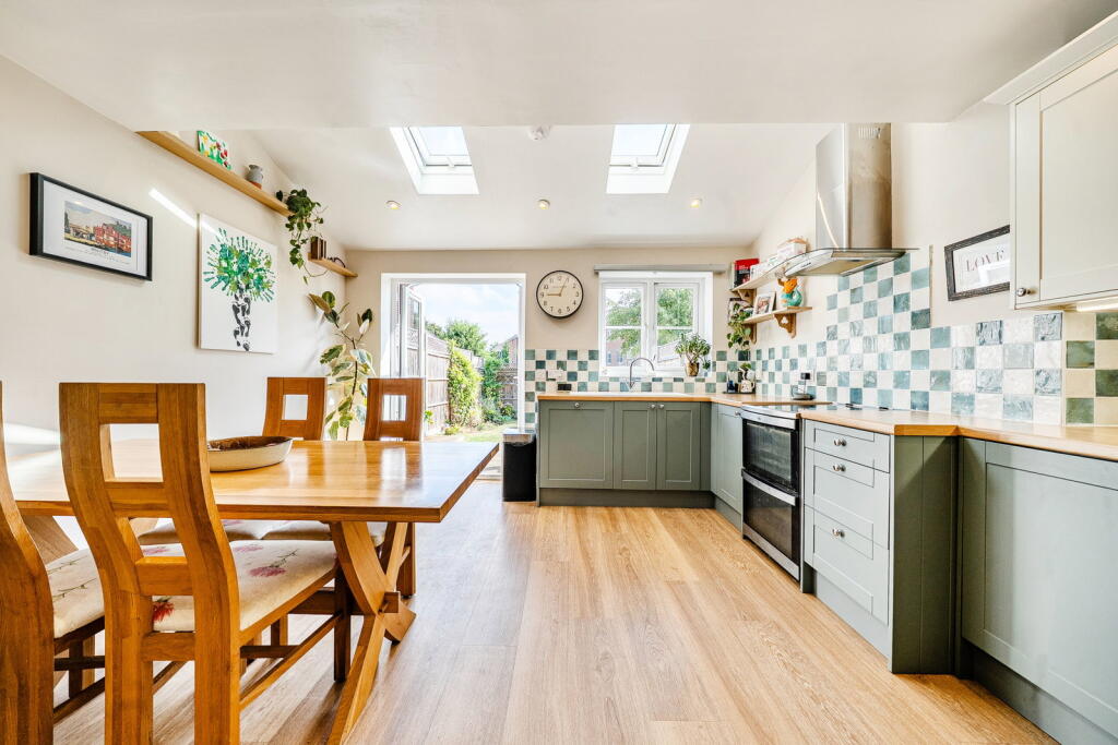 House in Basingstoke and Deane, Hampshire - View 3