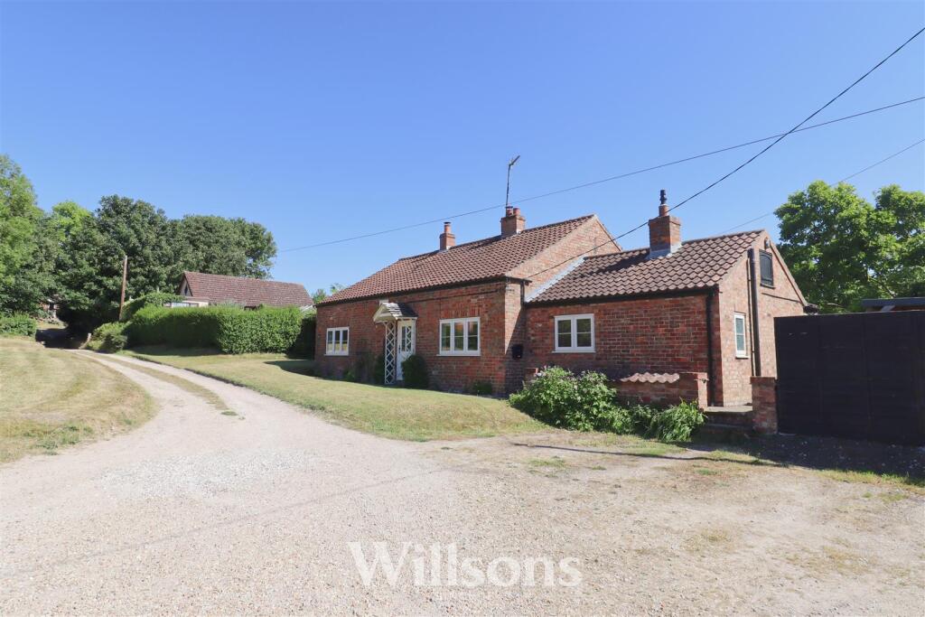 3-bed detached on Church Walk, Skendleby, Spilsby, £365,000