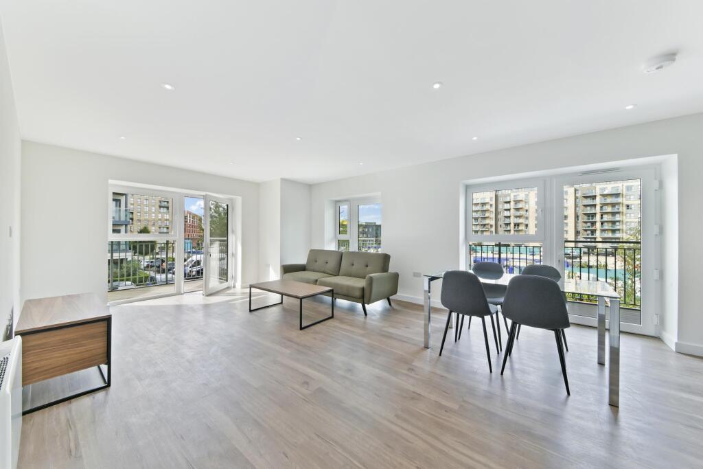 Farington House, Beaufort Park, NW9. photo 5