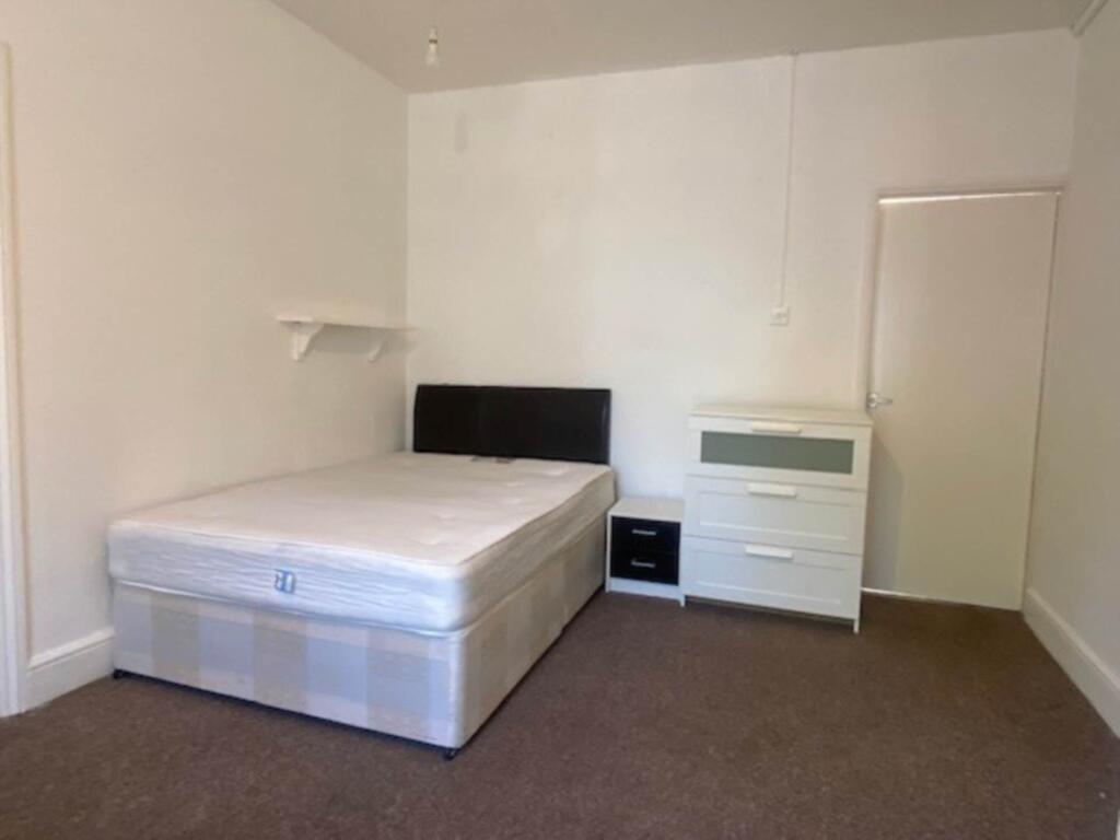 Main image of property: Kings Road, Reading