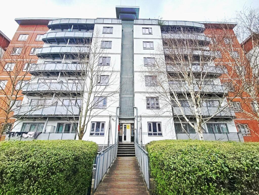 Main image of property: Crossway Point, Reading, RG1
