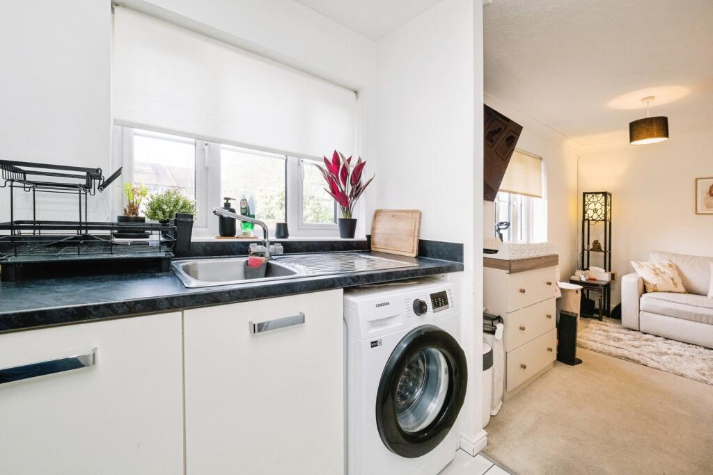 House in Epping Forest, Loughton - More