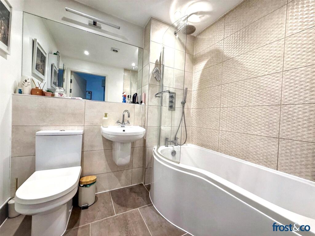 Apartment in Poole, Upper Parkstone - More