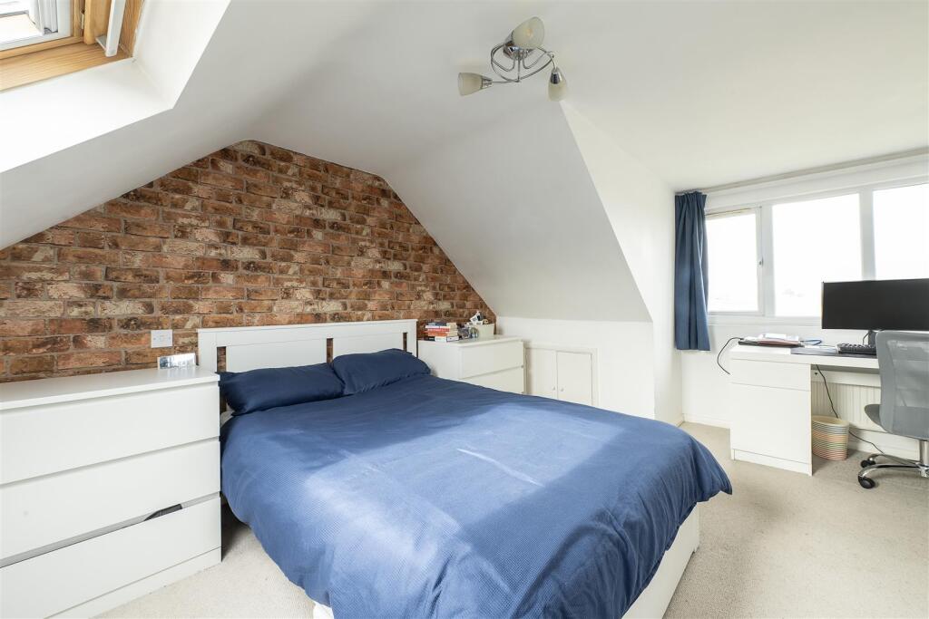 Additional image 5 of Park Mount, Harpenden