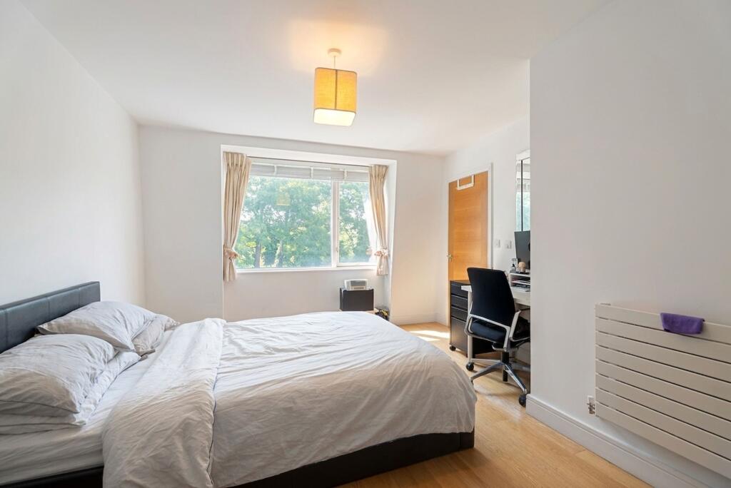 Apartment in London - View 5