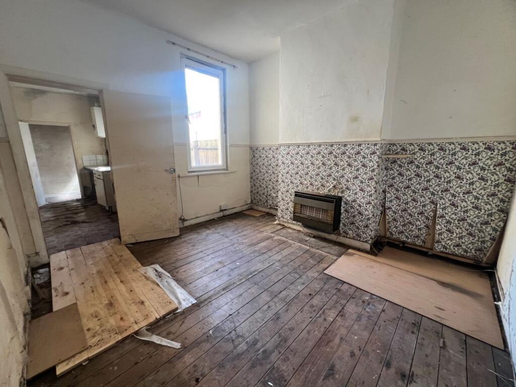 House in Wolverhampton, West Midlands - View 5