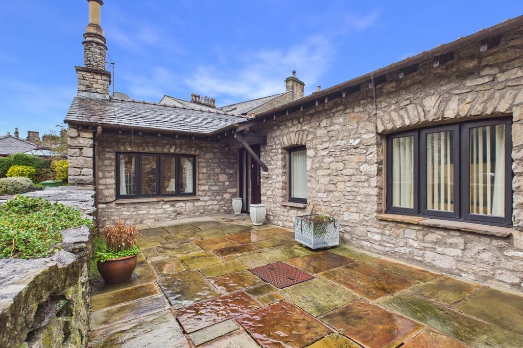 Main image of property: 6 The Courtyard, Kendal, Cumbria, LA9 7AA