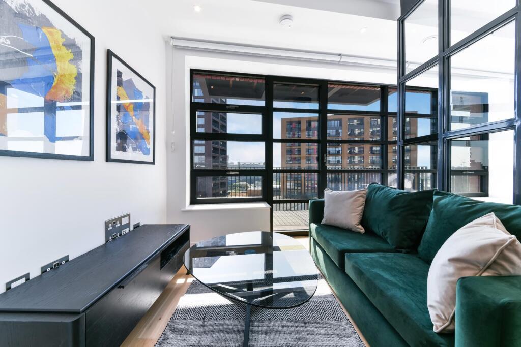 Main image of property: Defoe House, 123 City Island Way, London, E14