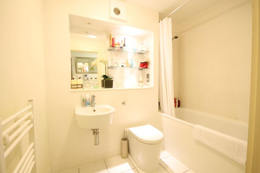 Apartment in London - More