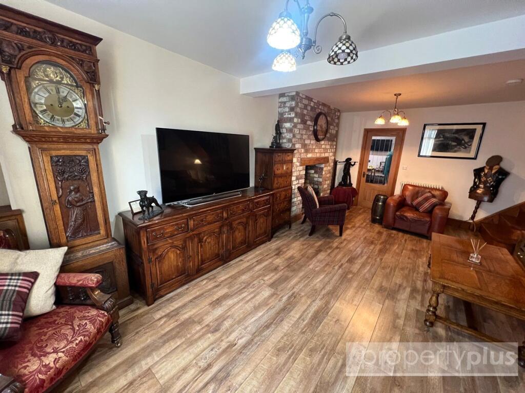 Tylacelyn Road, Tonypandy, Rhondda Cynon Taff, CF40 photo 3
