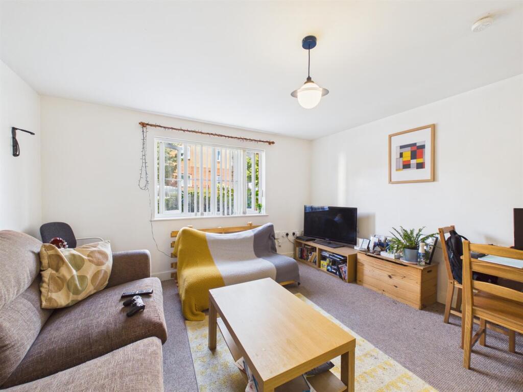 Apartment in Bristol - View 2