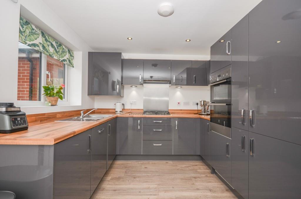Slade Baker Way, Scholars Chase, Bristol, BS16 1YN photo 4