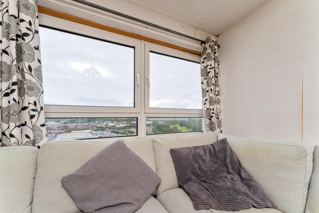 Sadlers Wells Court, East Kilbride, South Lanarkshire, G74 photo 4