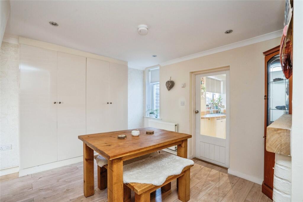 House in Portsmouth - More
