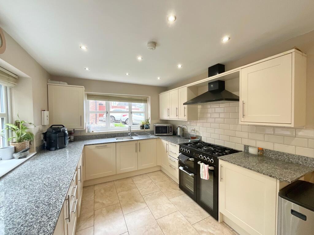 House in Stoke-on-Trent - View 5
