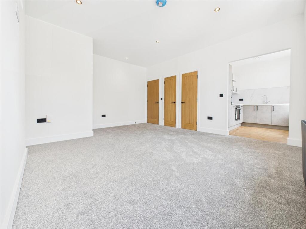 Apartment in Newcastle upon Tyne - View 4