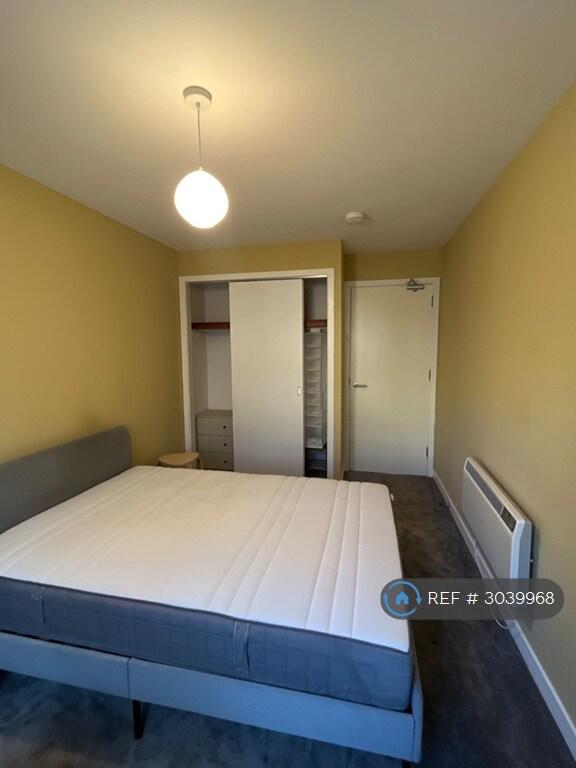 Apartment in Edinburgh - More