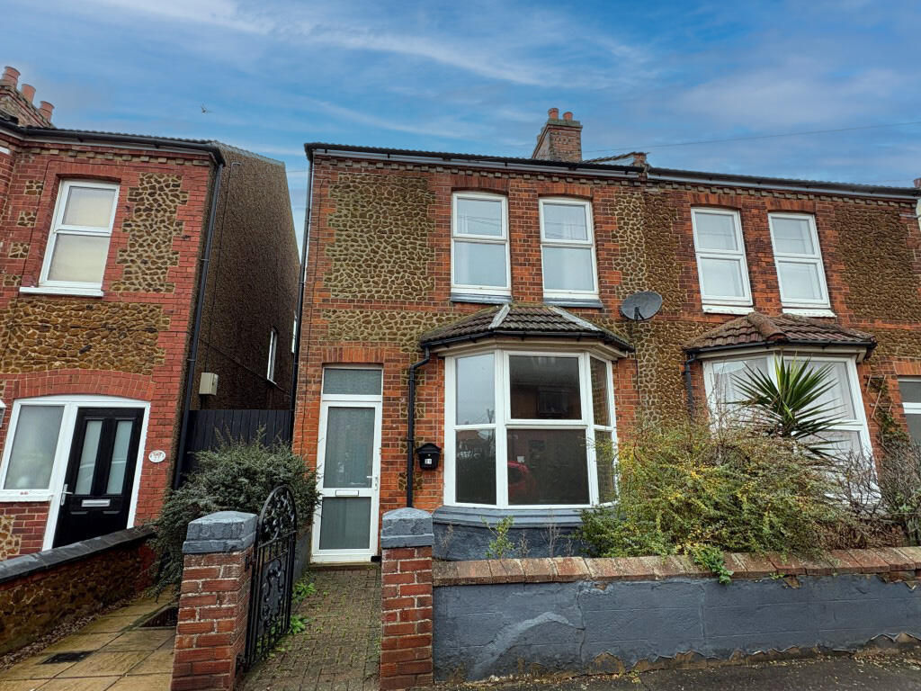 Main image of property: 20 Seagate Road, Hunstanton, Norfolk PE36 5BD