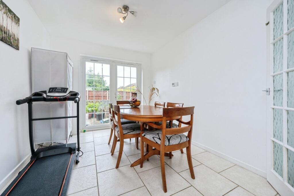 House in Bedfordshire, Bedford - View 3