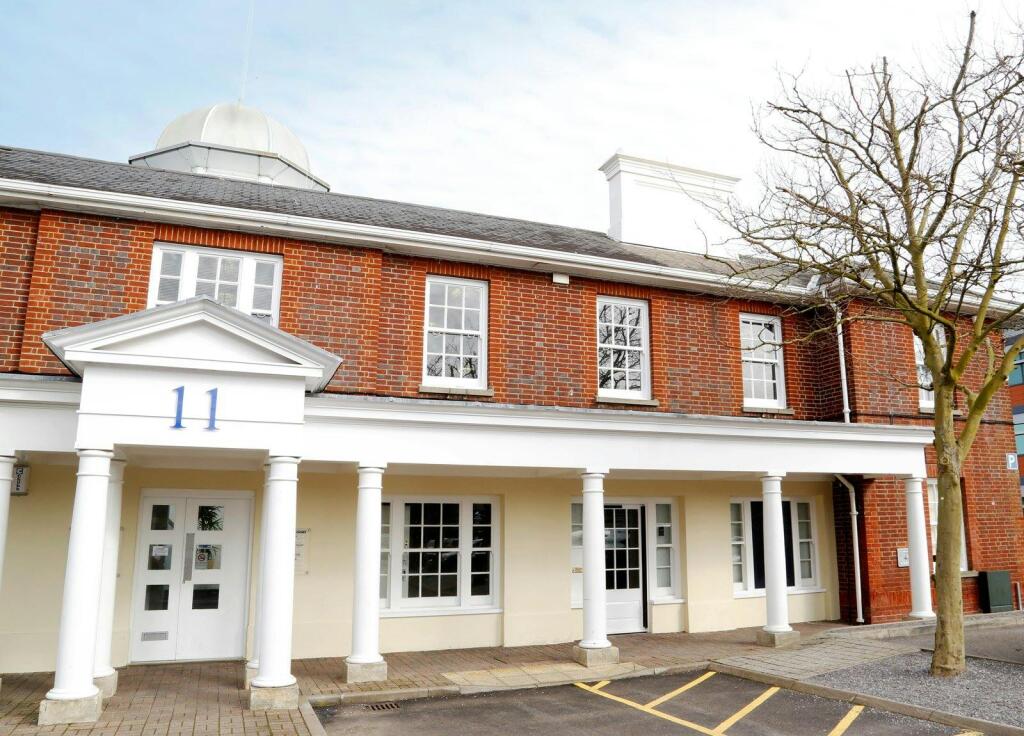 Milton Park - Park House 11 Park Drive - external _1__Photo_1_large.jpg